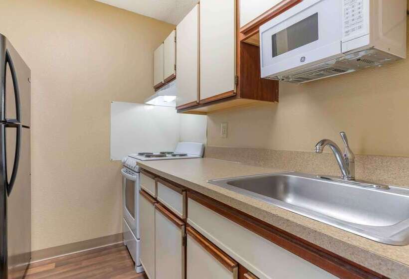 هتل Extended Stay America Suites  Tulsa  Midtown