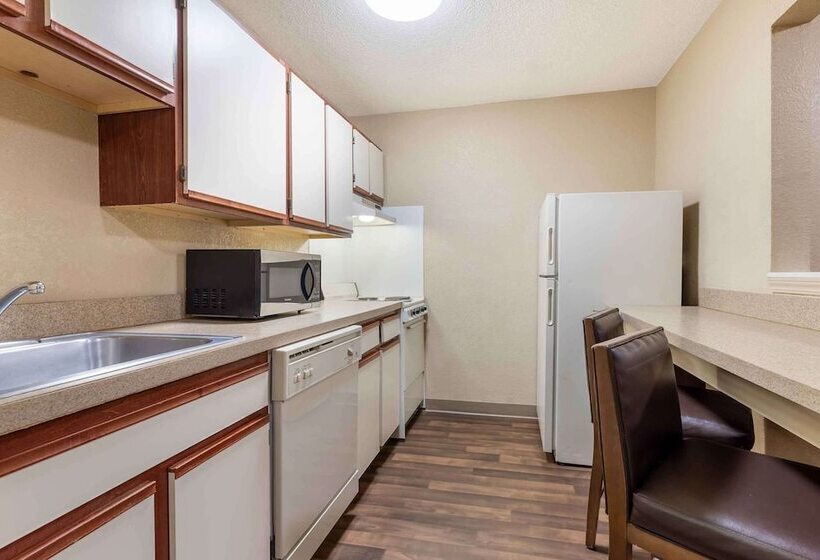 هتل Extended Stay America Suites  Tulsa  Midtown
