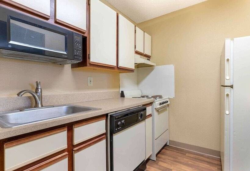 هتل Extended Stay America Suites  Tulsa  Midtown