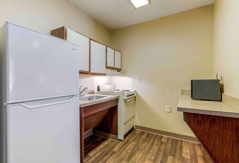 هتل Extended Stay America Suites  Tulsa  Midtown