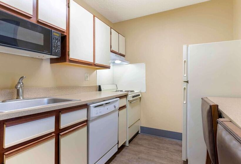هتل Extended Stay America Suites  Tulsa  Midtown