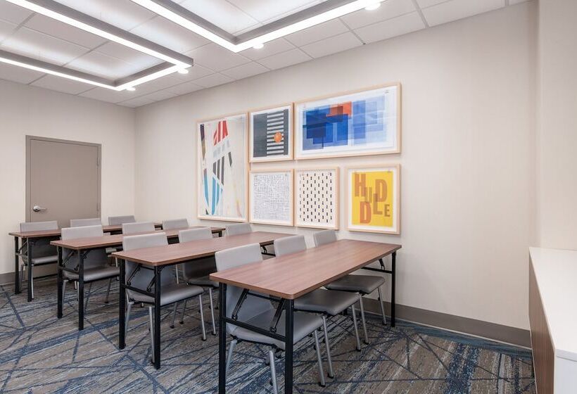 هتل Holiday Inn Express Atlanta West   Theme Park Area, An Ihg