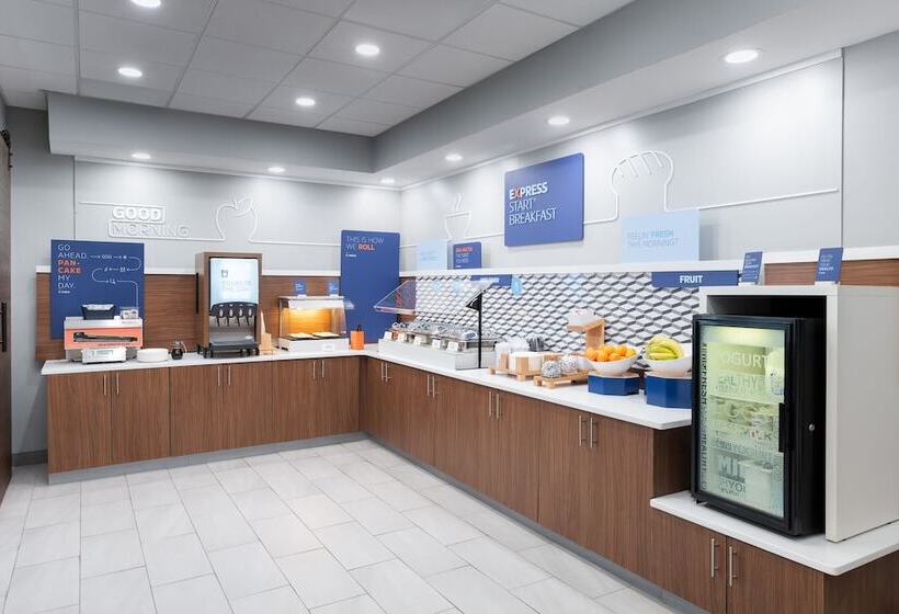 هتل Holiday Inn Express Atlanta West   Theme Park Area, An Ihg
