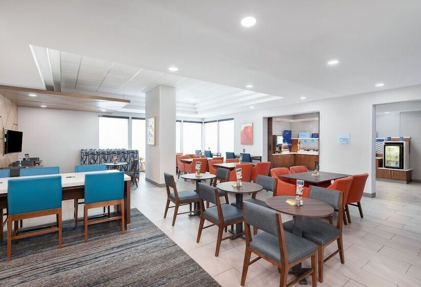 هتل Holiday Inn Express Atlanta West   Theme Park Area, An Ihg