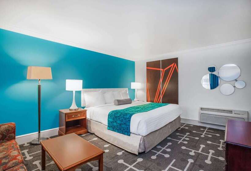 هتل Howard Johnson By Wyndham Hershey