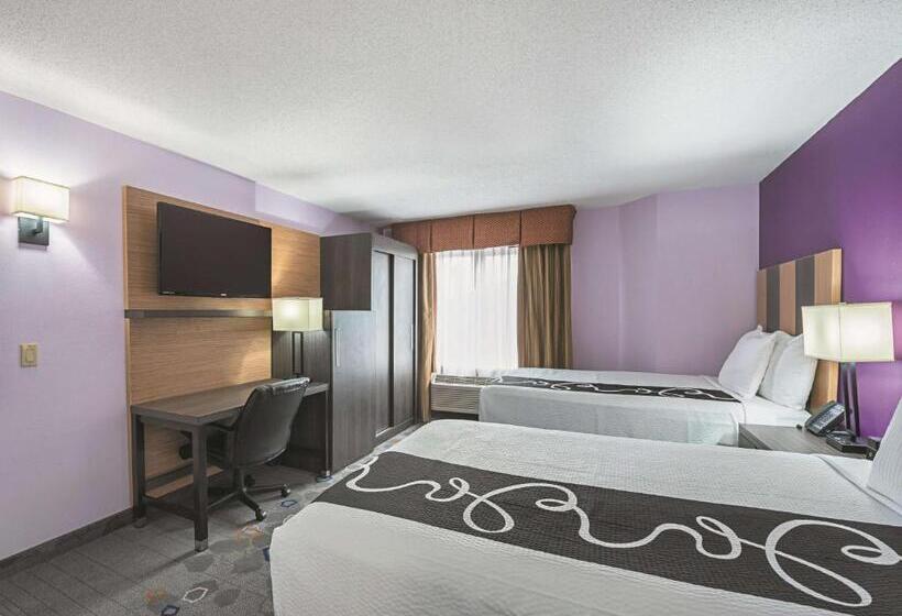 בית מלון כפרי La Quinta Inn & Suites By Wyndham Minneapolis Northwest