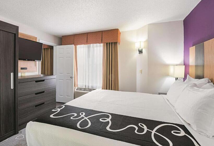 Отель La Quinta Inn & Suites By Wyndham Minneapolis Northwest