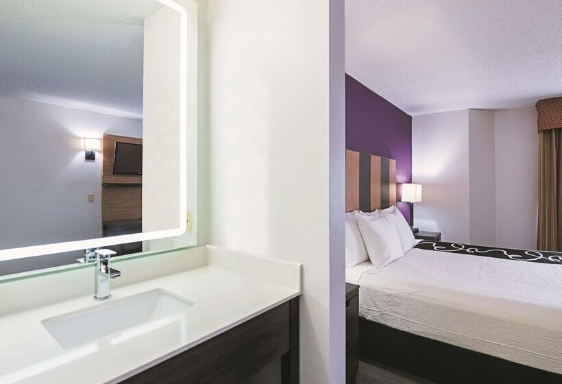 בית מלון כפרי La Quinta Inn & Suites By Wyndham Minneapolis Northwest