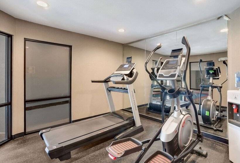 هتل Quality Inn Lees Summit  Kansas City