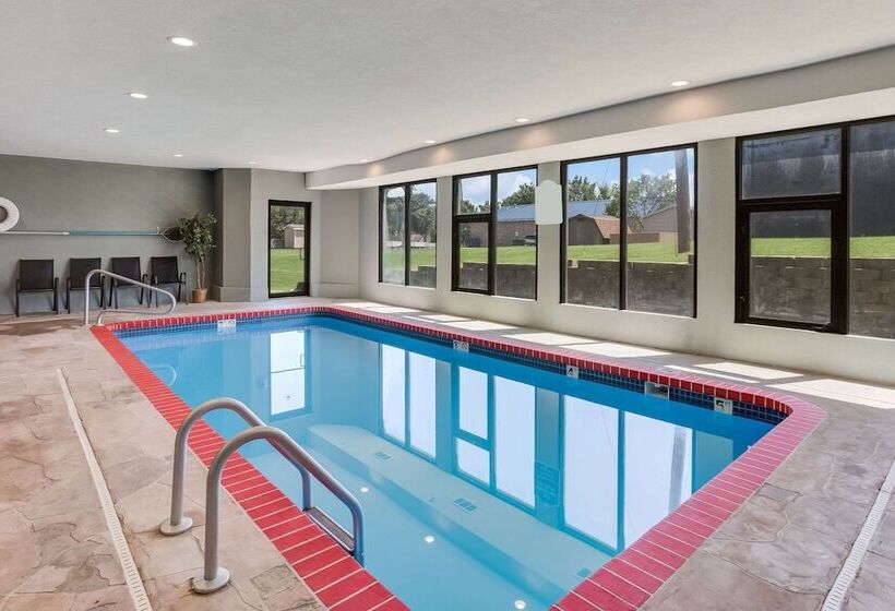 هتل Quality Inn Lees Summit  Kansas City