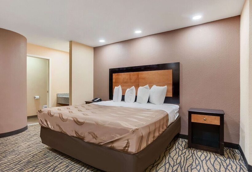 هتل Quality Inn Lees Summit  Kansas City