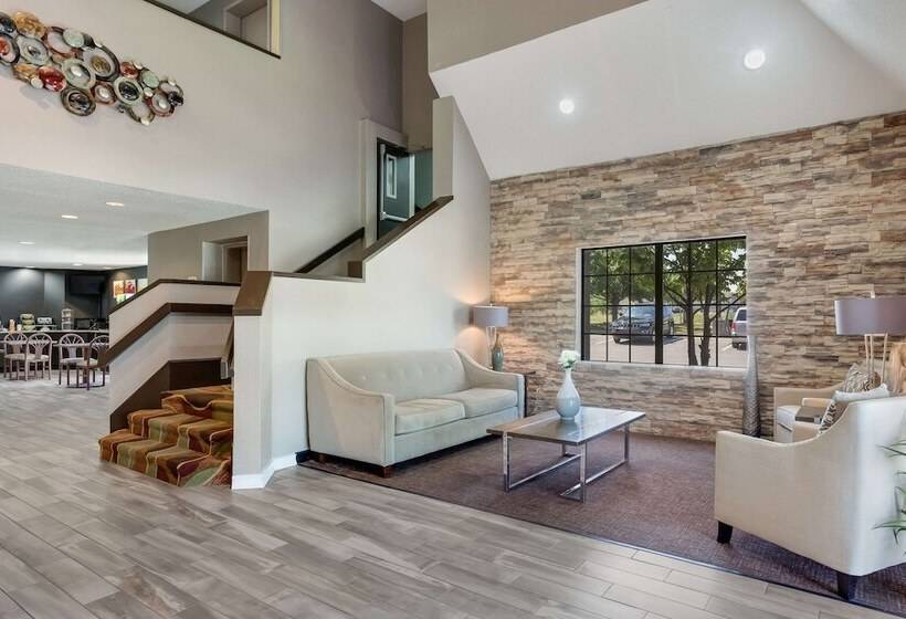 هتل Quality Inn Lees Summit  Kansas City