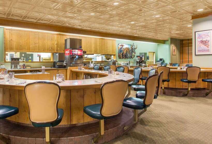 Hotel Ramada By Wyndham Elko  At Stockmen S Casino