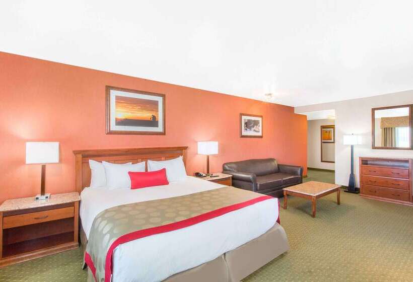 هتل Ramada By Wyndham Elko  At Stockmen S Casino