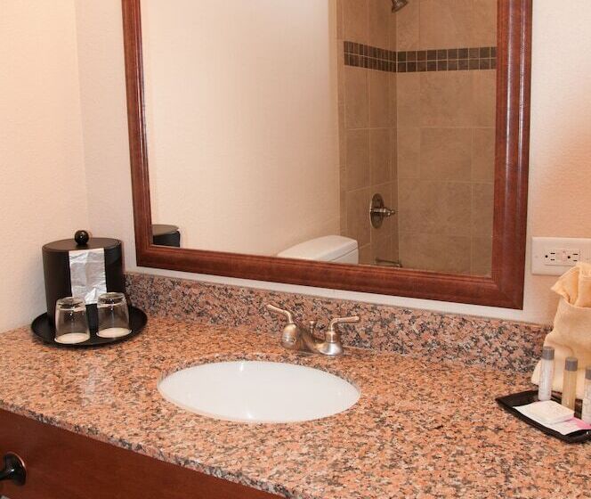 Ramada By Wyndham Elko Hotel At Stockmen S Casino