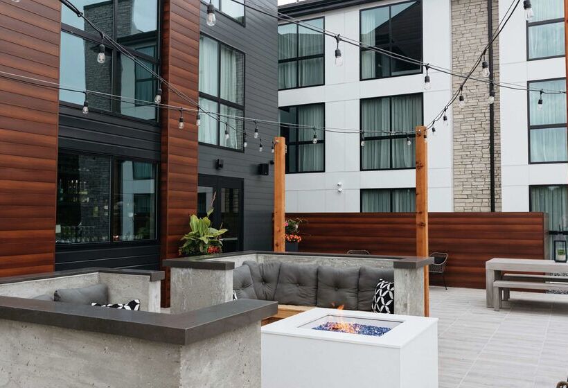 Revel Hotel Des Moines Urbandale, Tapestry Collection By Hilton