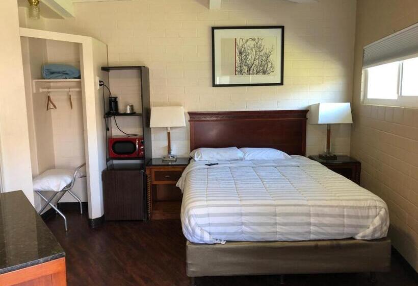 هتل Sierra Lodge Three Rivers