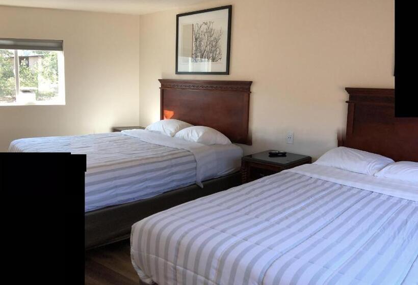 هتل Sierra Lodge Three Rivers