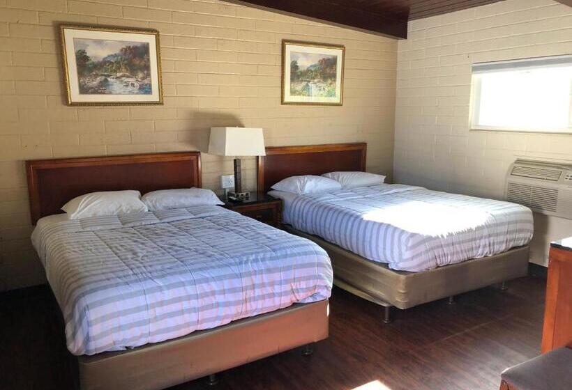 هتل Sierra Lodge Three Rivers