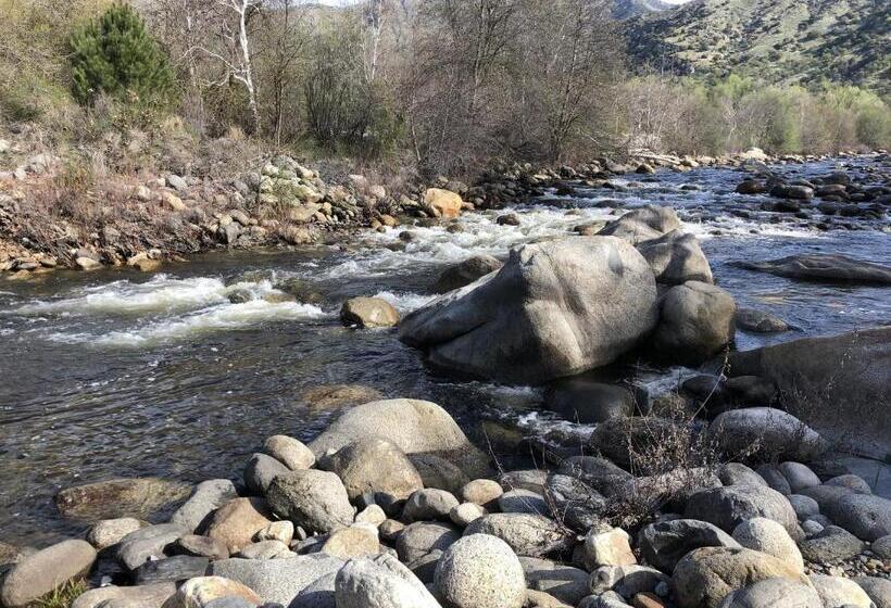هتل Sierra Lodge Three Rivers