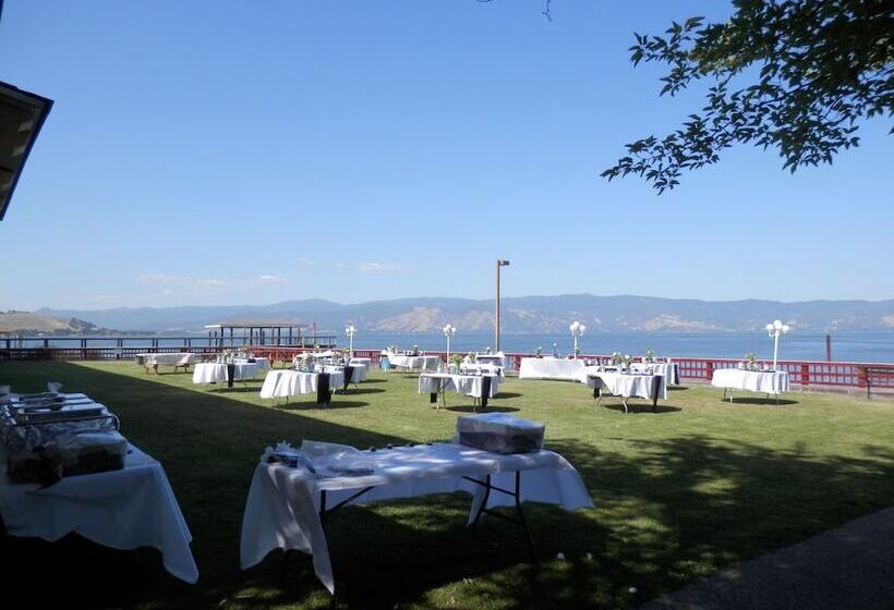 酒店 Skylark Shores Resort