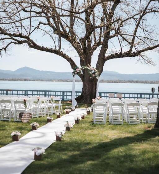 فندق Skylark Shores Resort