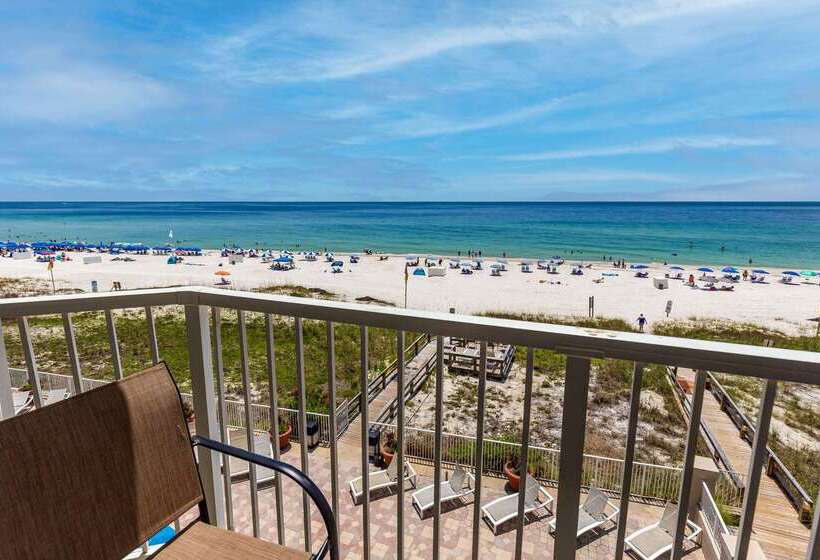 هتل Sleep Inn On The Beach