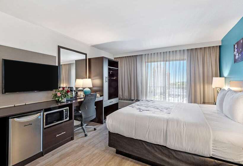 هتل Sleep Inn On The Beach