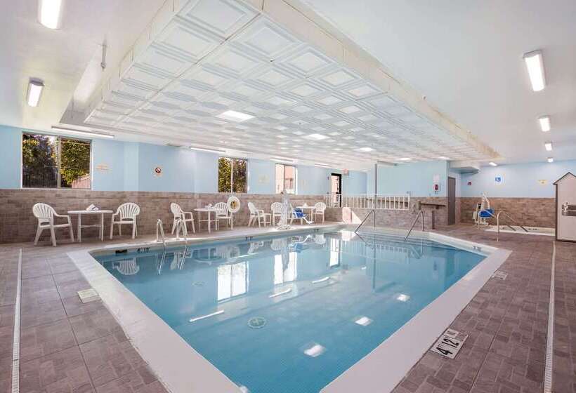 هتل Sleep Inn & Suites