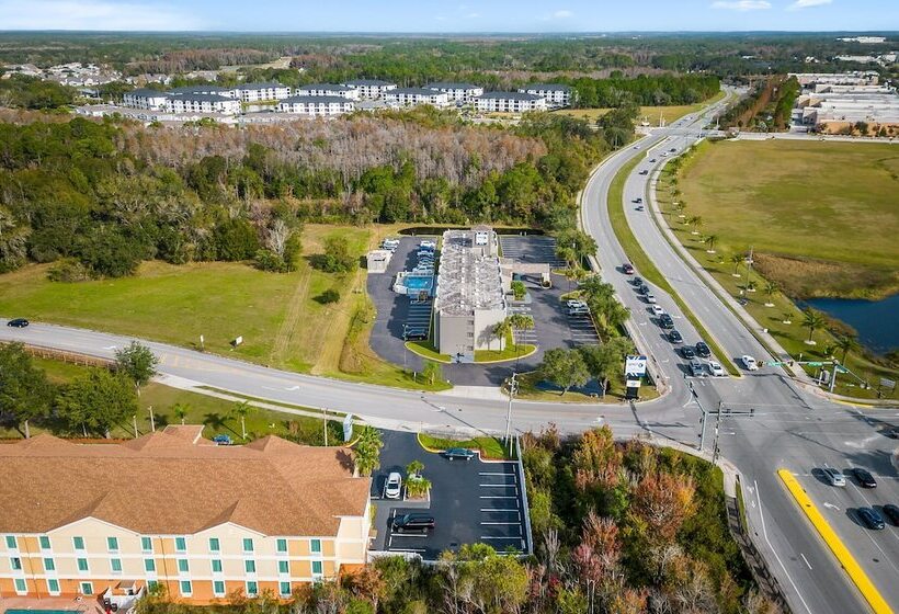 Spot X Hotel Tampa   Wesley Chapel By The Red Collection