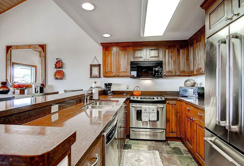Отель Snowmass Mountain Condominiums