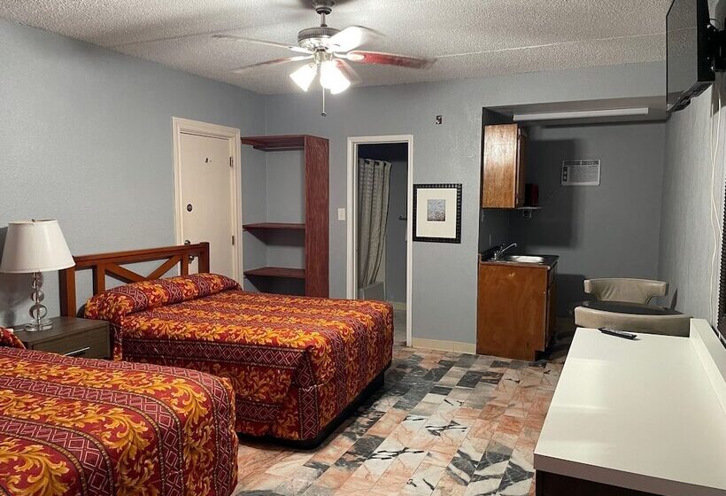 Отель Southwind Inn