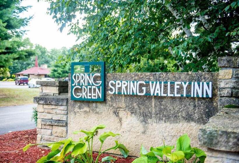 בית מלון כפרי Spring Valley Inn