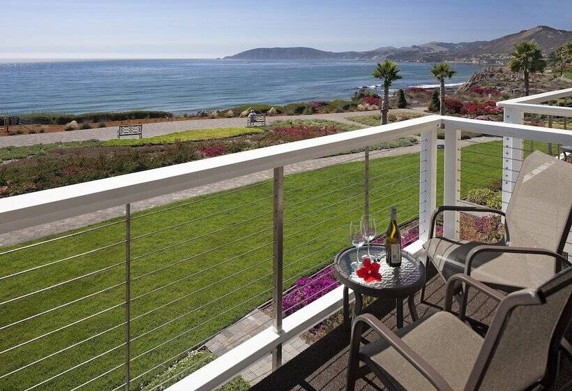 هتل Spyglass Inn