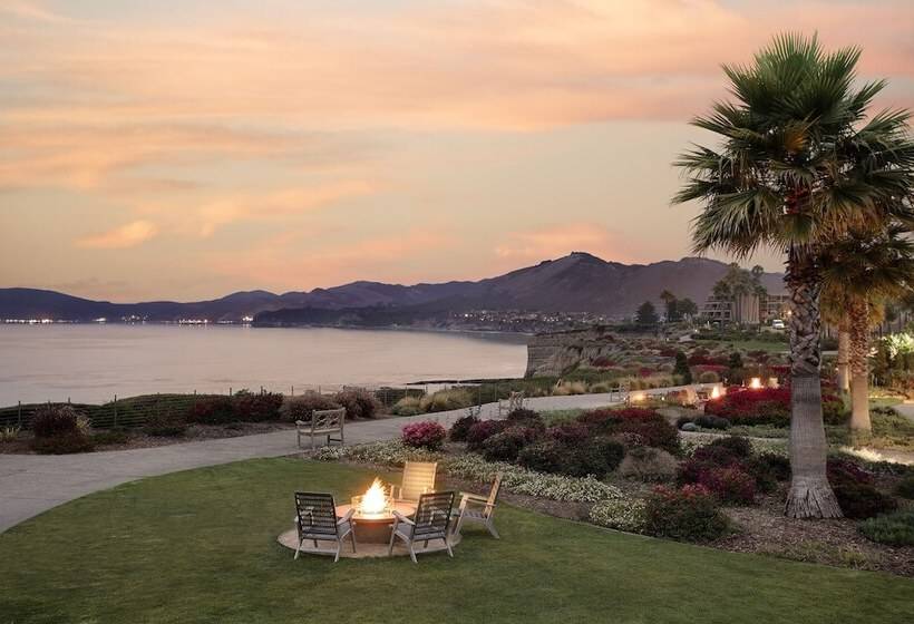 هتل Spyglass Inn