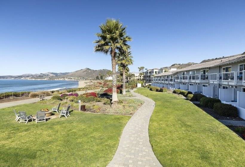 Hotel Spyglass Inn