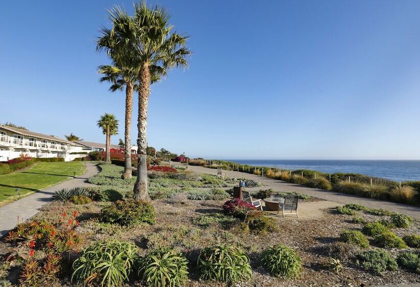 هتل Spyglass Inn