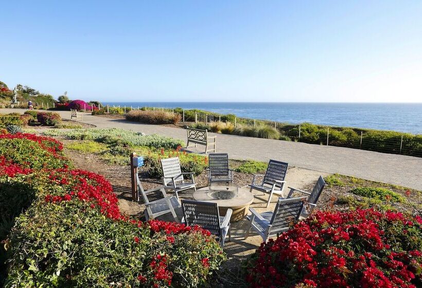 هتل Spyglass Inn