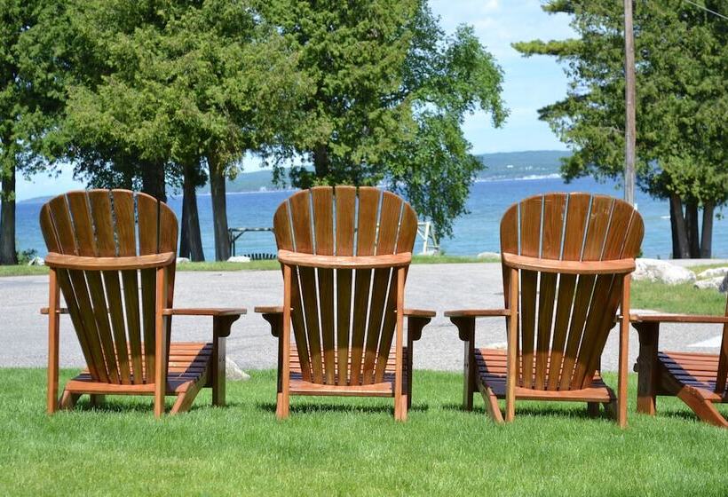 فندق Stafford's Bay View Inn