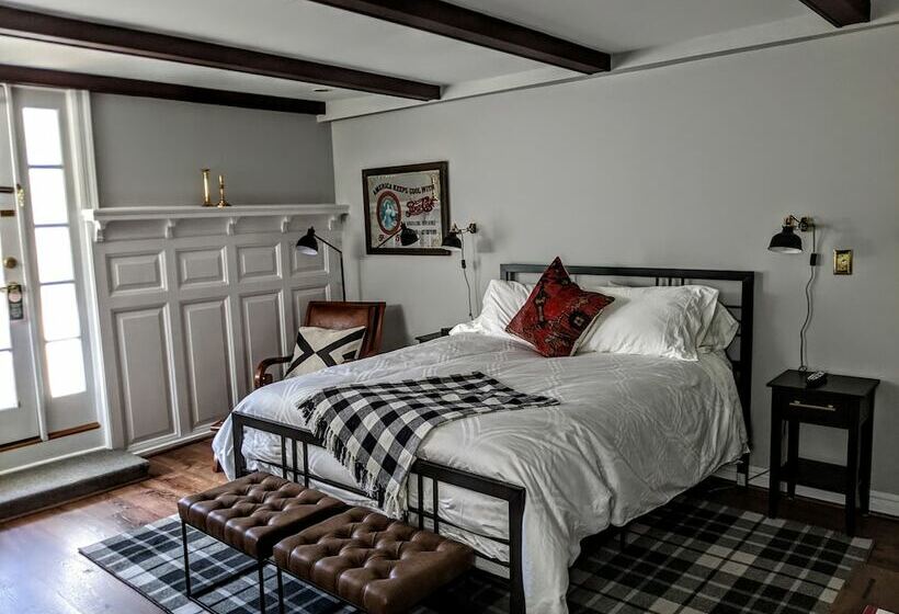 Отель Stanton House Inn