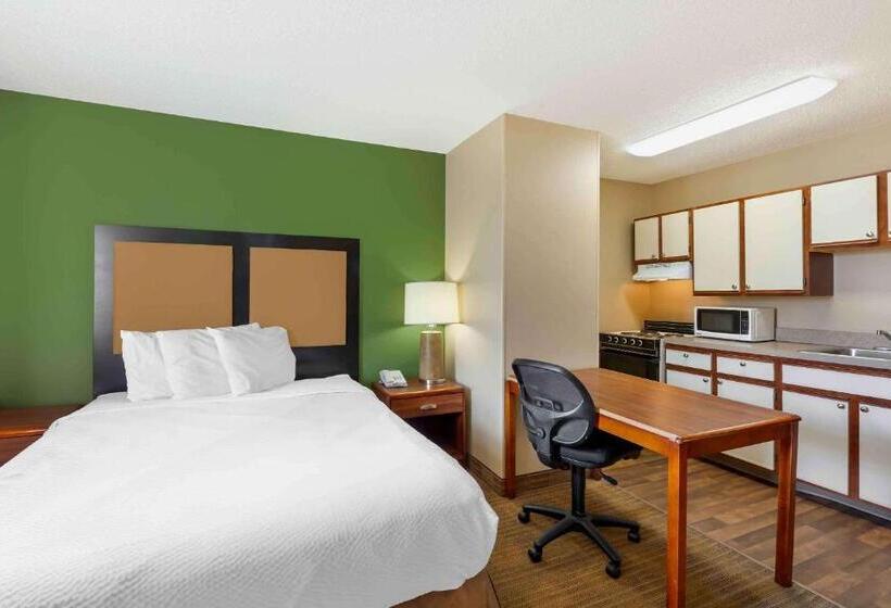 هتل Suburban Studios Copley Akron West