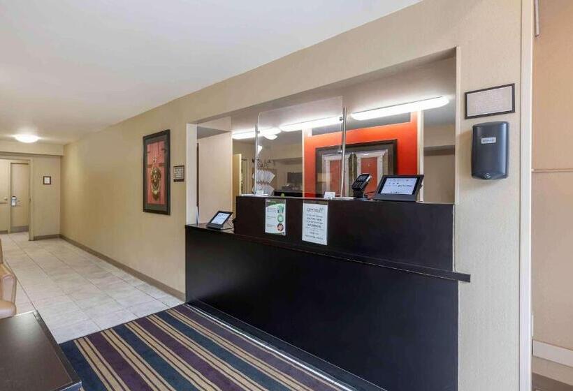 هتل Suburban Studios Copley Akron West