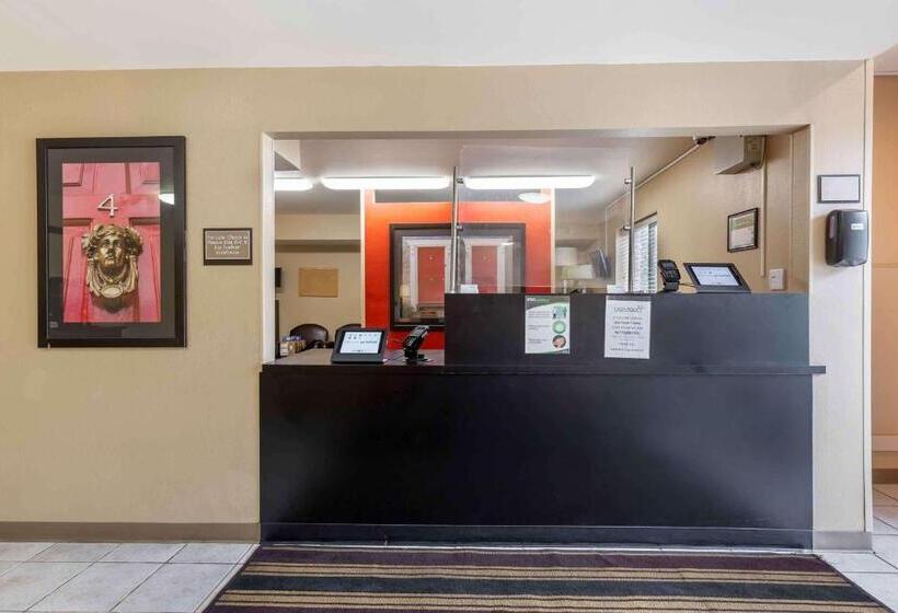 هتل Suburban Studios Copley Akron West