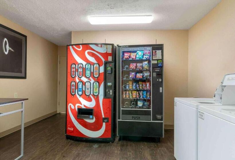 ホテル Suburban Studios Louisville East