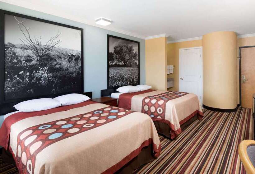 هتل Super 8 By Wyndham Midland