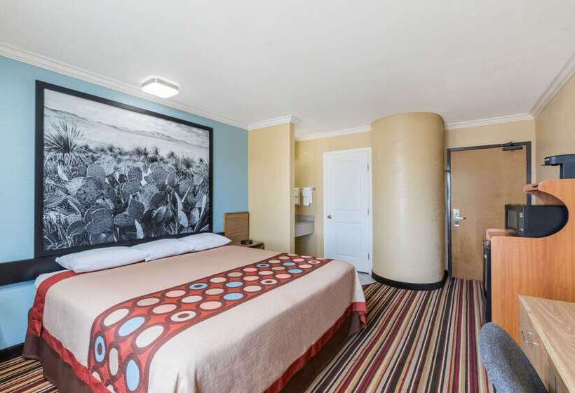 هتل Super 8 By Wyndham Midland