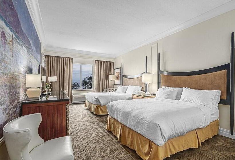 هتل The Inn At Long Beach