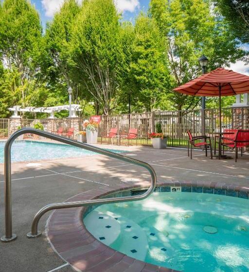 هتل Towneplace Suites By Marriott Portland Hillsboro