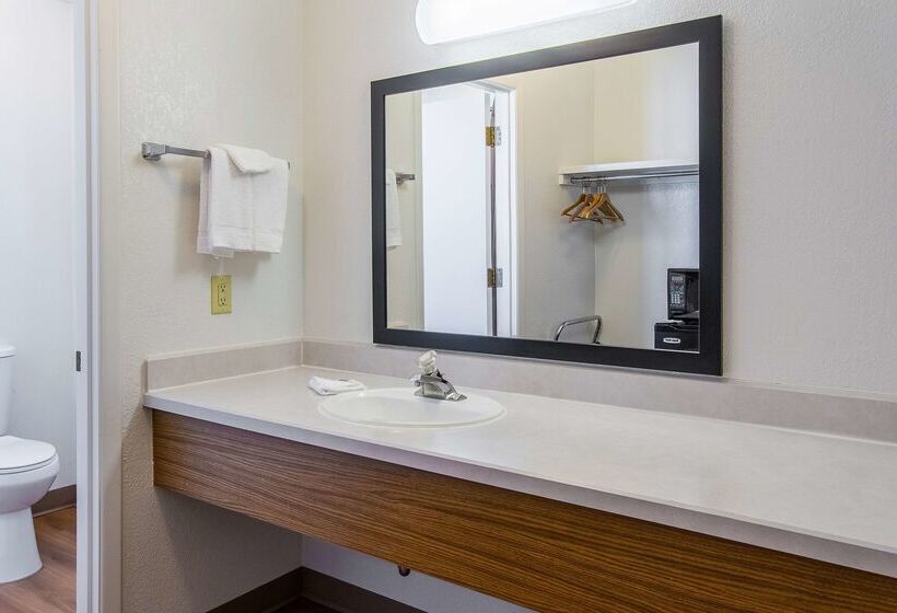 Motel 6 Madras OR