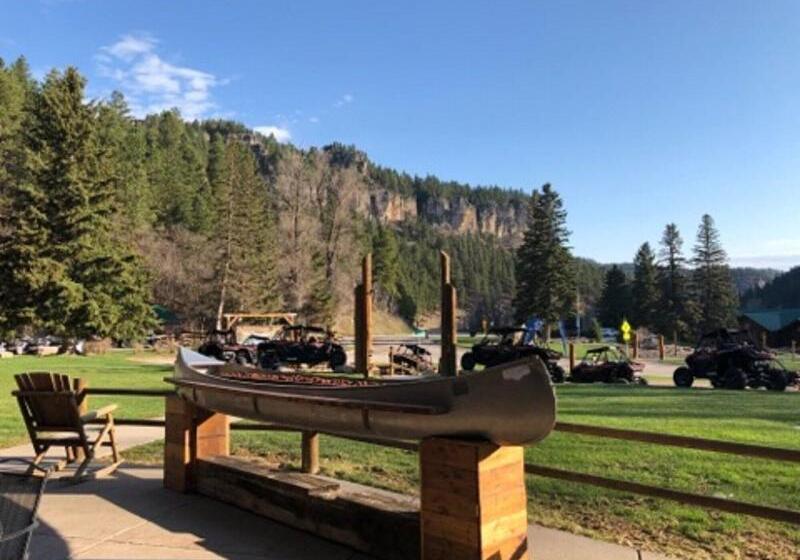 استراحتگاه Spearfish Canyon Lodge